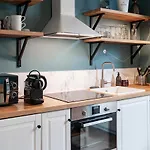 Les Mansardes : Duplex Champenois Typique Et Cosy Apartment