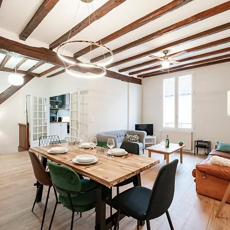 Les Mansardes : Duplex Champenois Typique Et Cosy Апартаменты *