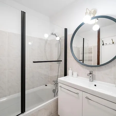 Les Mansardes : Duplex Champenois Typique Et Cosy Апартаменты *